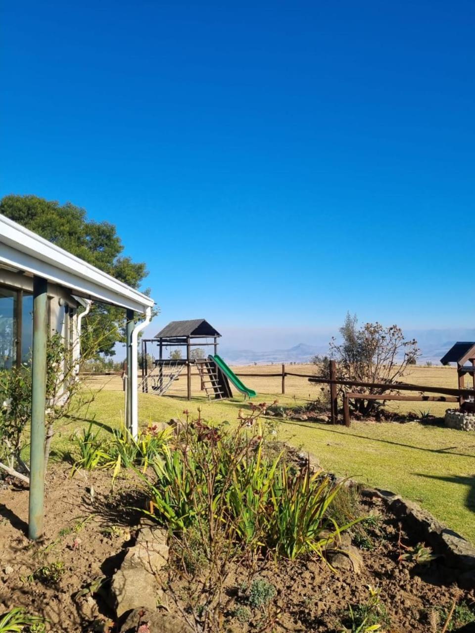 バーグビル Drakensberg Mountain Retreatゲストハウス エクステリア 写真