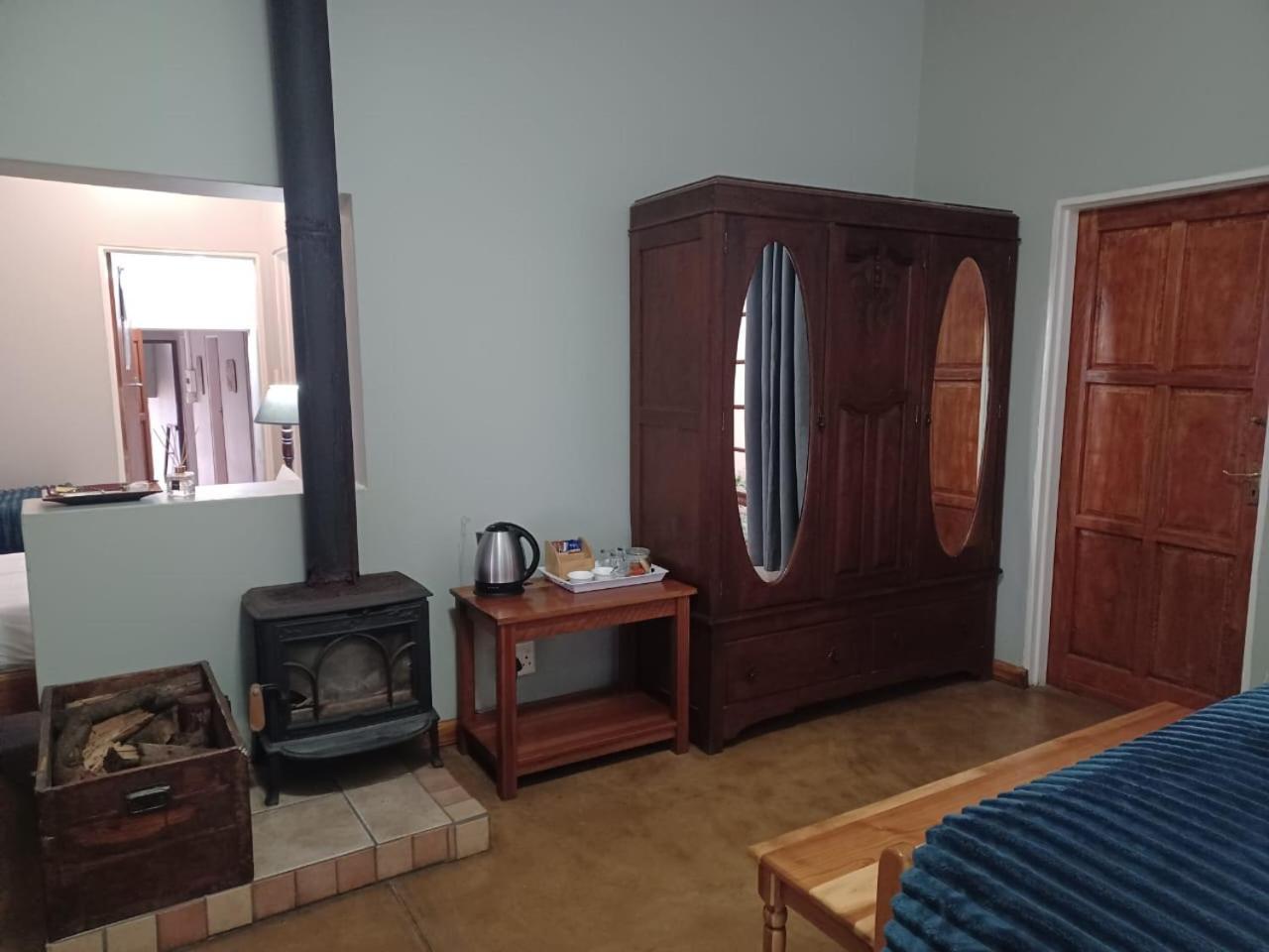 バーグビル Drakensberg Mountain Retreatゲストハウス エクステリア 写真