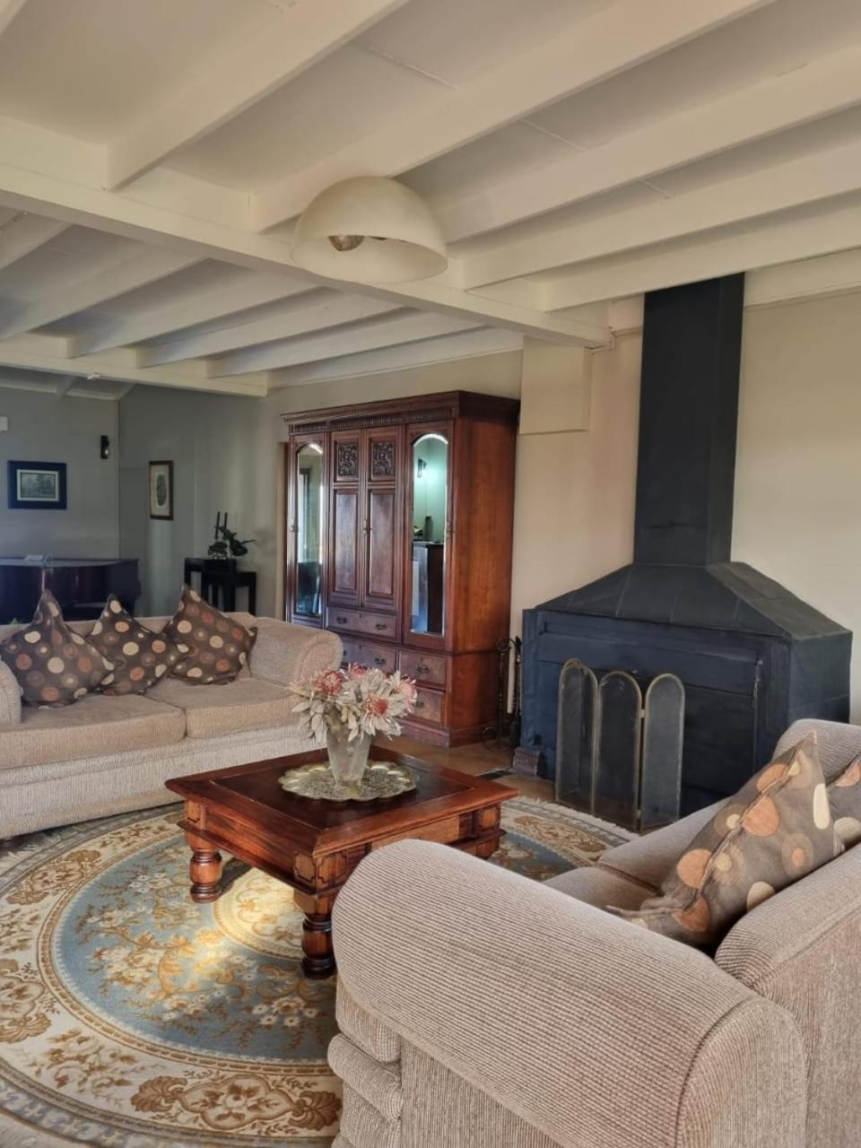 バーグビル Drakensberg Mountain Retreatゲストハウス エクステリア 写真