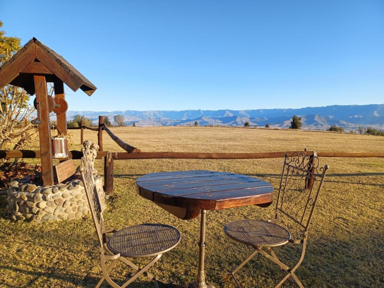 バーグビル Drakensberg Mountain Retreatゲストハウス エクステリア 写真